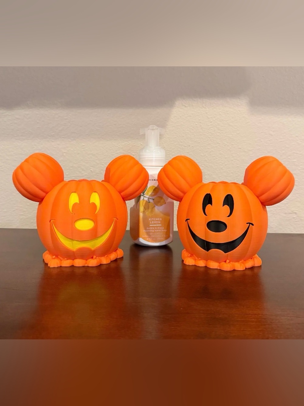 Bath & Body Pumpkin MIckey Mouse soap holder